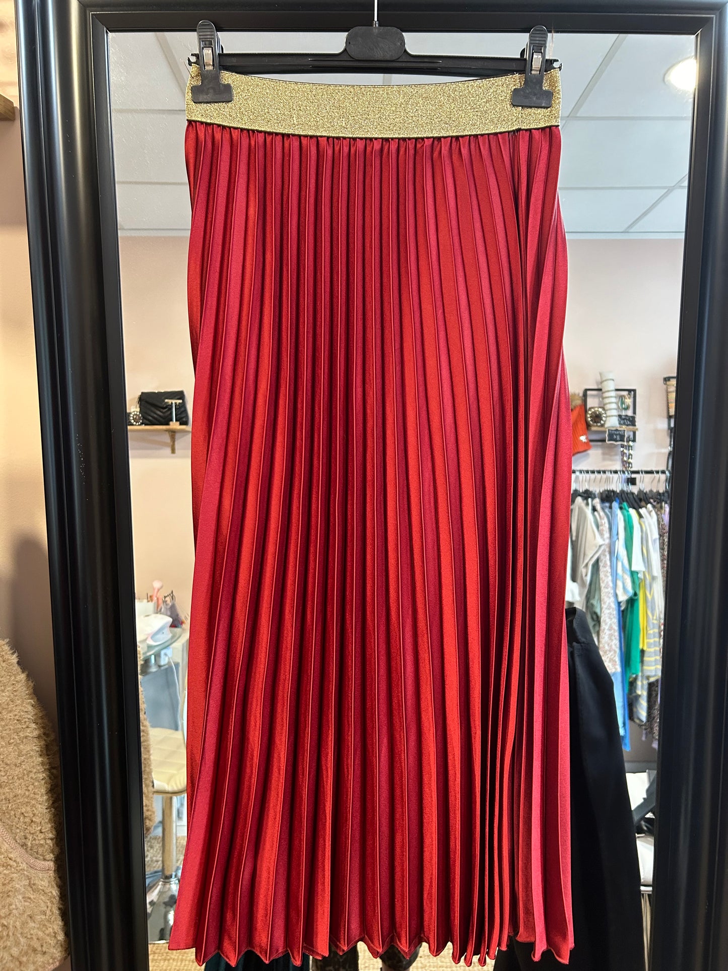 Jupe plissée rouge